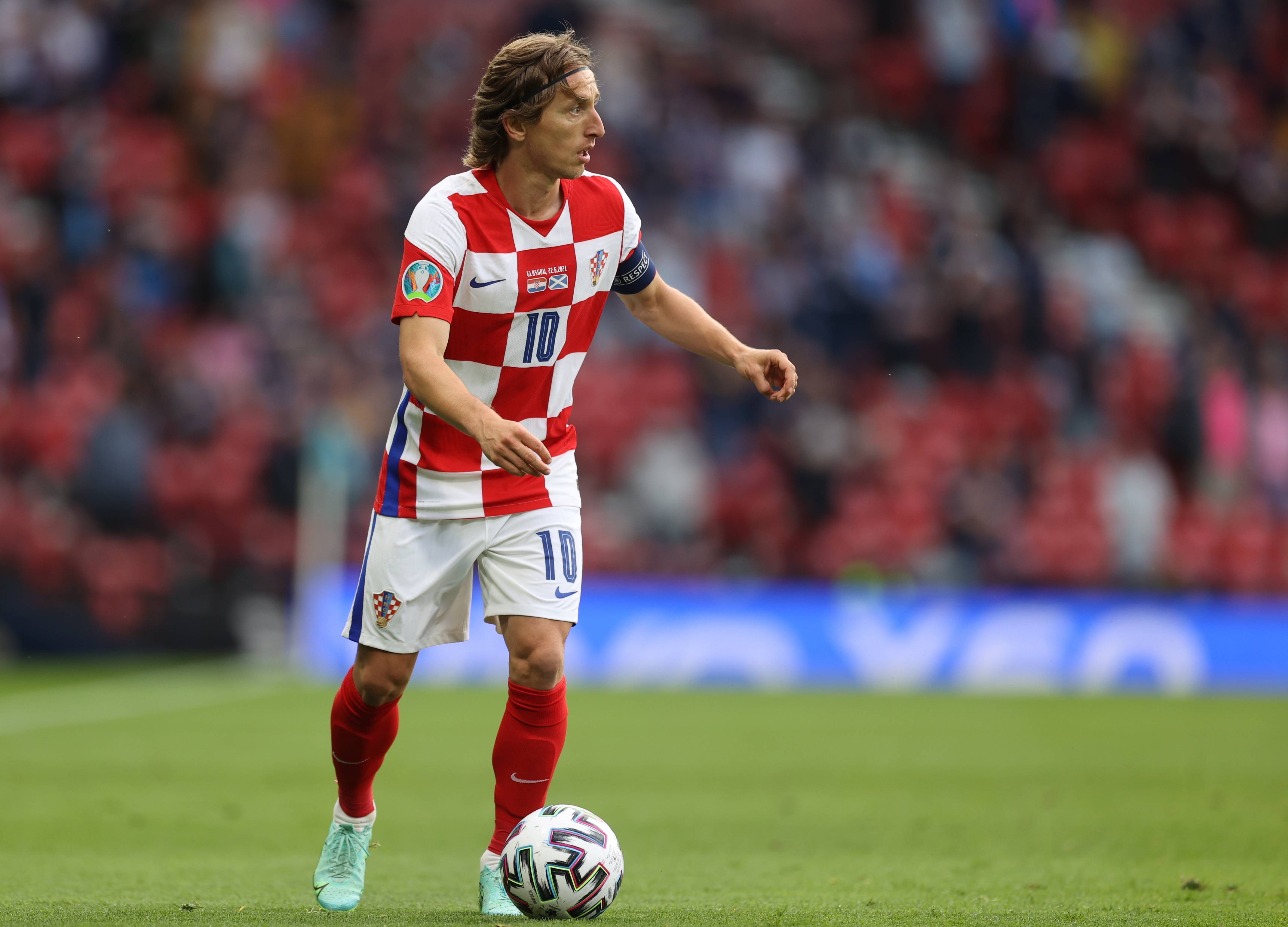 利物浦能否应对利兹的3-5-2阵型和长传给多米尼克·卡尔弗特卢因？